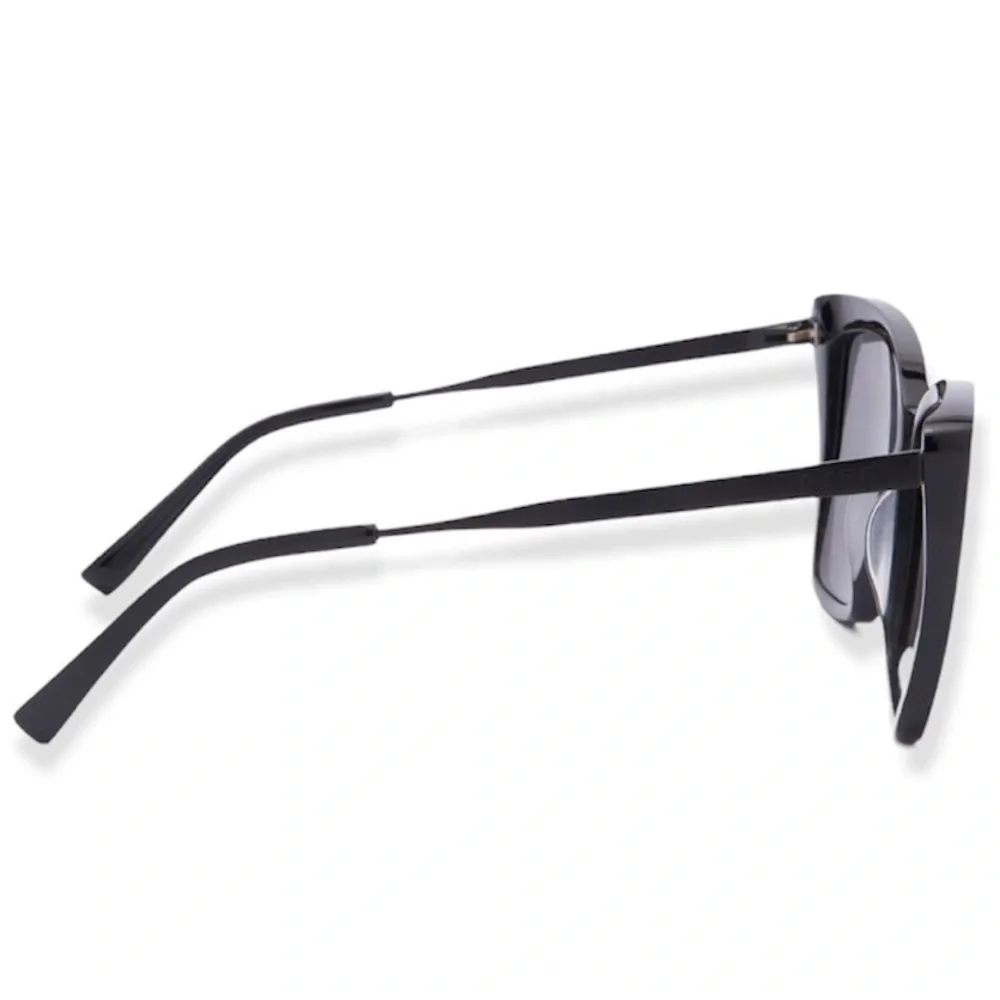 DIFF Heidi Sunglasses Matte Black Frame Grey Gradient Lenses Sharp Cat Eye NIB